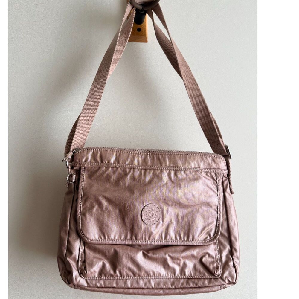Kipling Alexis bag in rose gold (new without tags)